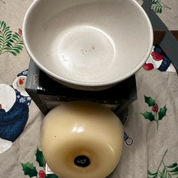 Pfaltzgraff Classics Yorktowne Basket Lite Candle - Picture 5 of 7